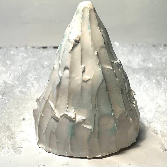 3 Ceramic Christmas Trees in Greens & White - Picture 6 of 7